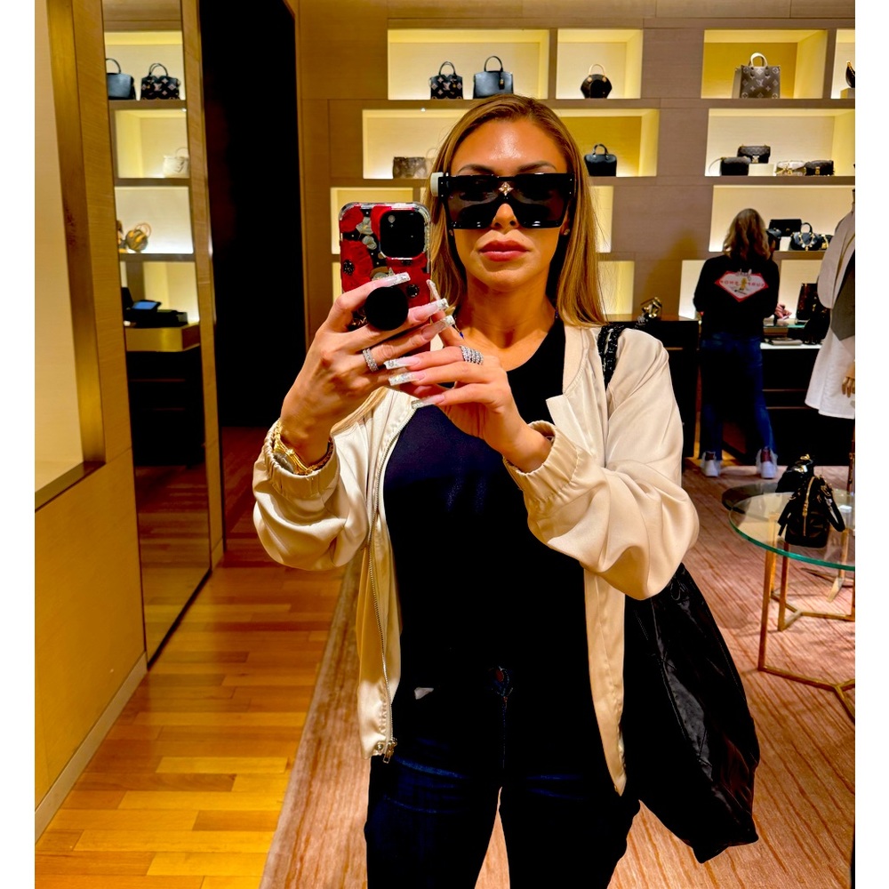 Meet your Posher, Nicole